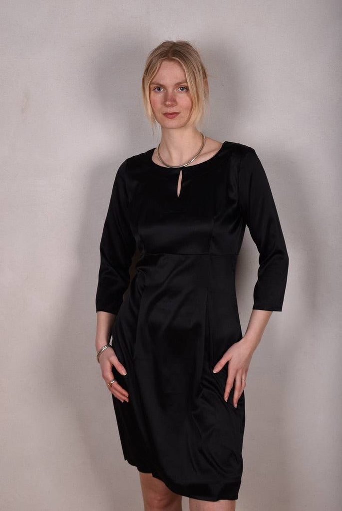 Maudacity. The classic dress in stretch silk satin (Black) - Tone Barker Silk