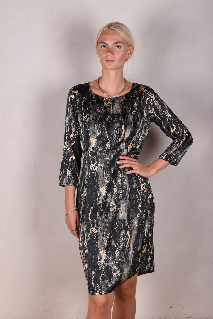 Maudacity. The classic dress in stretch silk satin (Marble) - Tone Barker Silk
