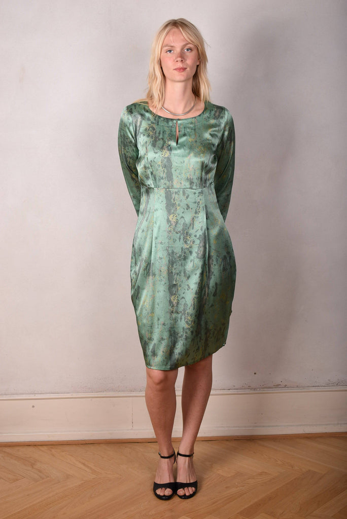 Maudacity. The classic dress in stretch silk satin (Sea-Mar) - Tone Barker Silk
