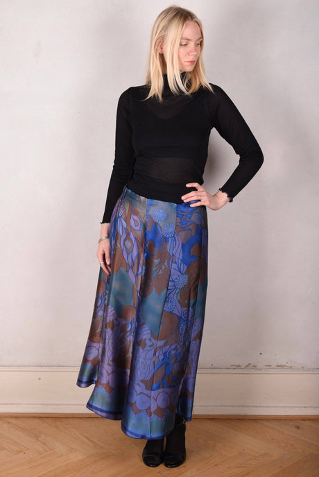 Monamax, Silk skirt in 100% Silk satin. Col.: "Blugend" - Tone Barker Silk