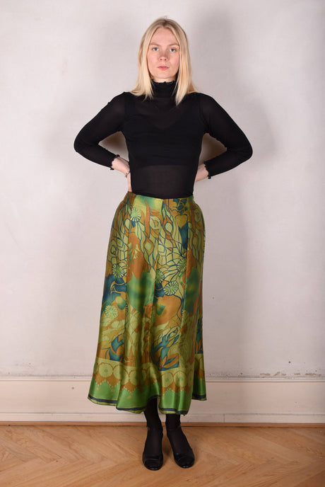 Monamax, Silk skirt in 100% Silk satin. Col.: "Gregend" - Tone Barker Silk