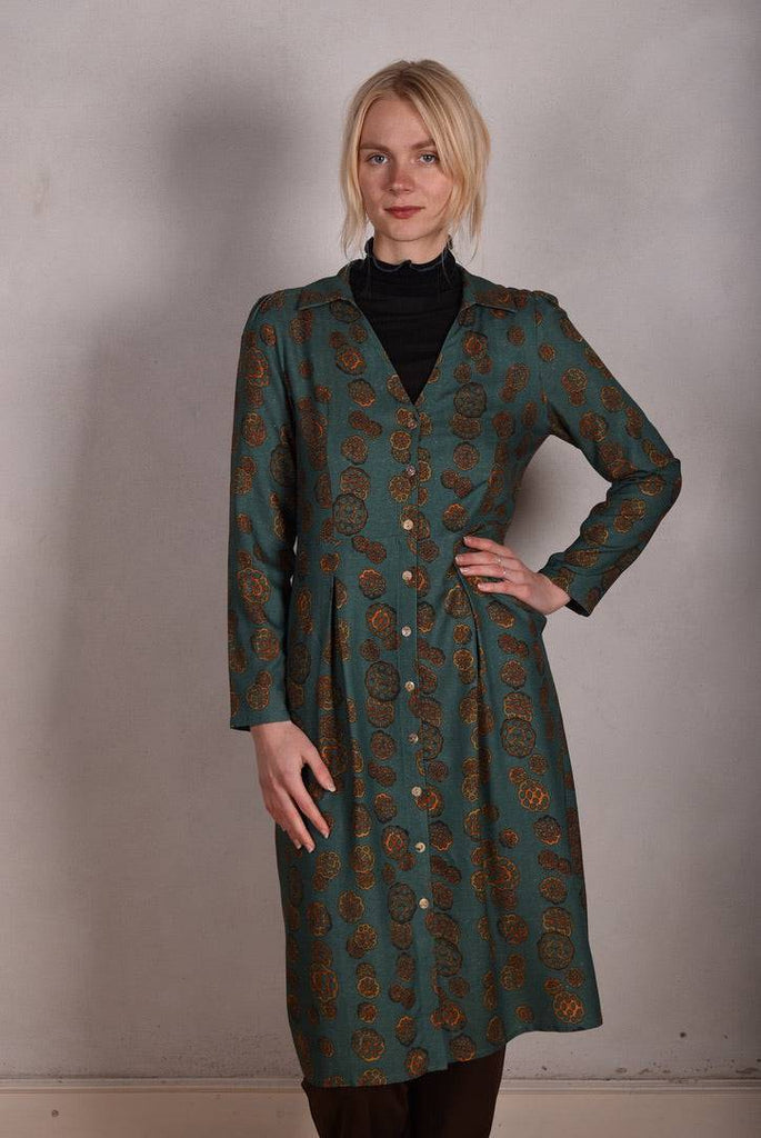 Nennie. Shirt dress in Noil silk/rayon mix. Print "Grotus" - Tone Barker Silk