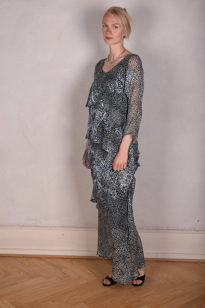 Nyn-Frida. The "magic" dress in layers, with 3/4 sleeves "Mono-drops" - Tone Barker Silk