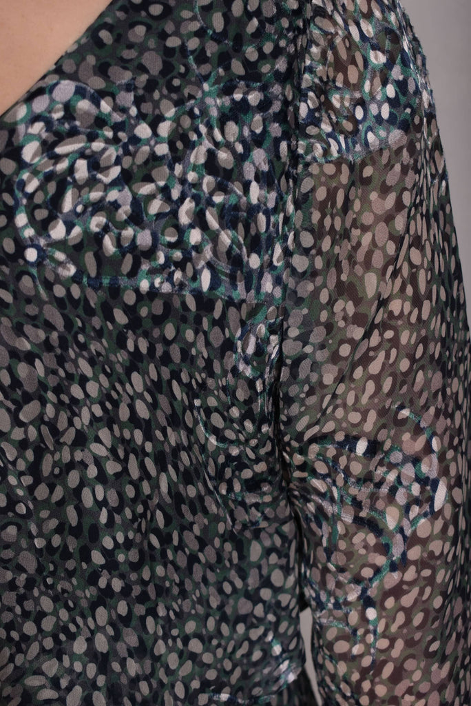 Nyn-Frida. The "magic" dress in layers, with 3/4 sleeves "Mono-drops" - Tone Barker Silk