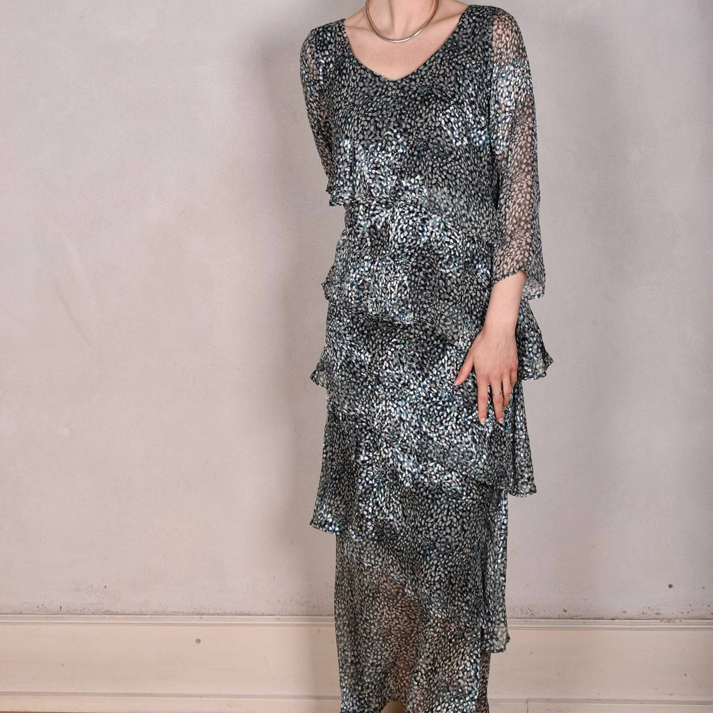 Nyn-Frida. The "magic" dress in layers, with 3/4 sleeves "Mono-drops" - Tone Barker Silk