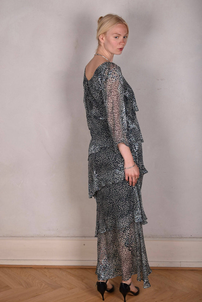 Nyn-Frida. The "magic" dress in layers, with 3/4 sleeves "Mono-drops" - Tone Barker Silk
