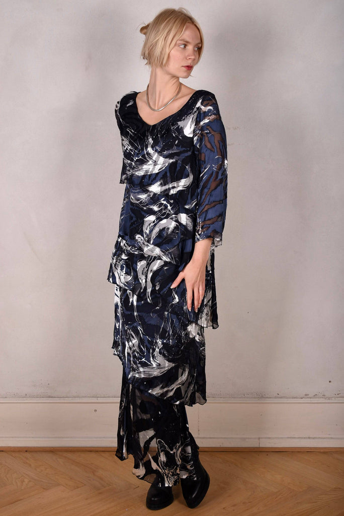 Nyn-Frida, The "magic" dress in layers, with 4/5 sleeves "Black & Blue" - Tone Barker Silk