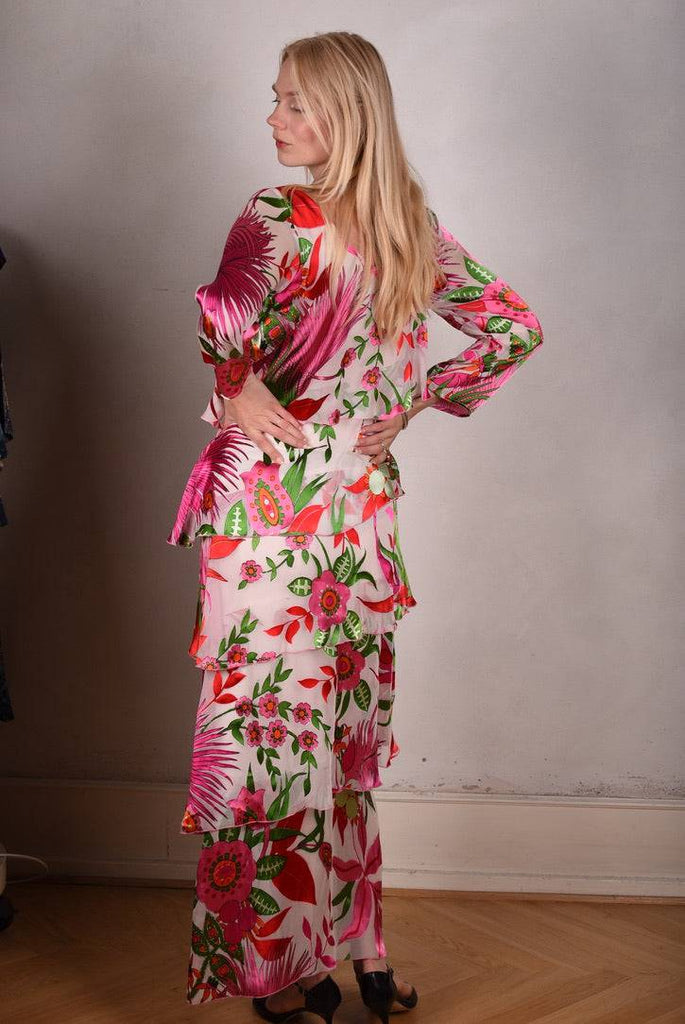Nyn-Frida, The "magic" dress in layers, with 4/5 sleeves "Juhu-flower" - Tone Barker Silk