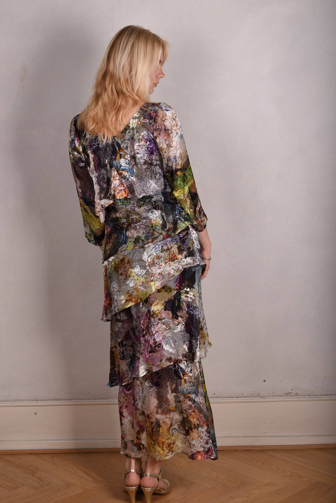 Nyn-Frida. The "magic" dress in layers, with 4/5 sleeves "Val-de-Nulle" - Tone Barker Silk