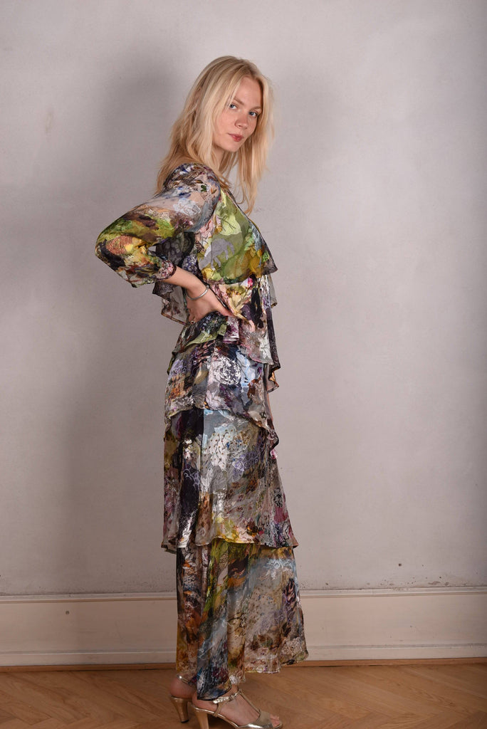 Nyn-Frida. The "magic" dress in layers, with 4/5 sleeves "Val-de-Nulle" - Tone Barker Silk
