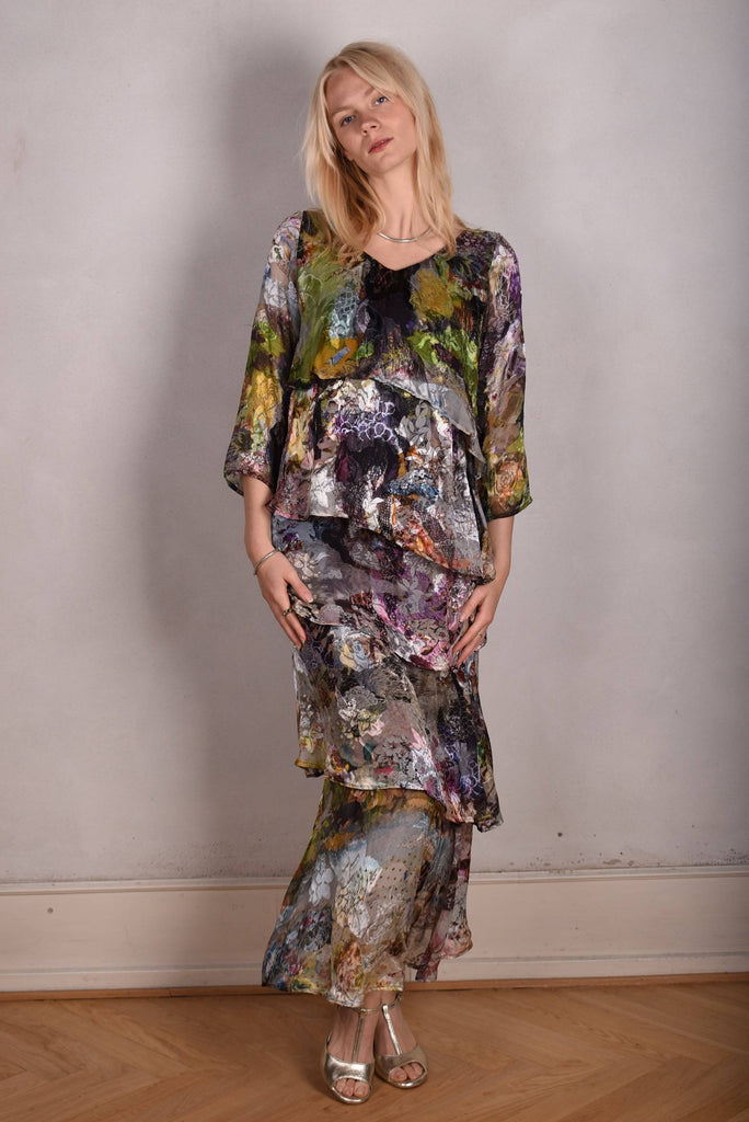 Nyn-Frida. The "magic" dress in layers, with 4/5 sleeves "Val-de-Nulle" - Tone Barker Silk