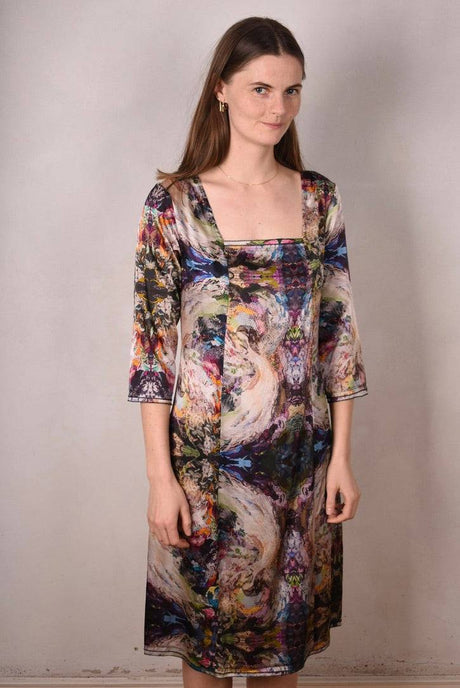 Pernille  Stretch silk dress w. 3/4 sleeves and square neckline "Angel Nulle" print by Nulle Oigaard - Tone Barker Silk
