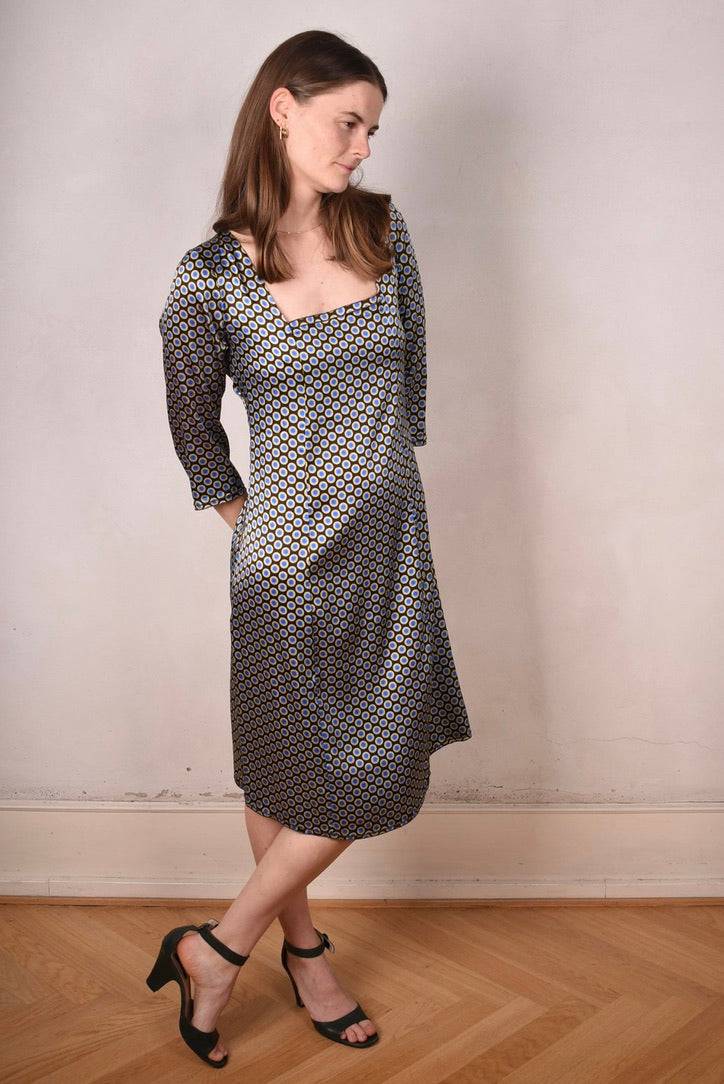 pernille silk dress Pernille Stretch silk dress w. 3/4 sleeves and square neckline "Dablud – Tone Barker Silk