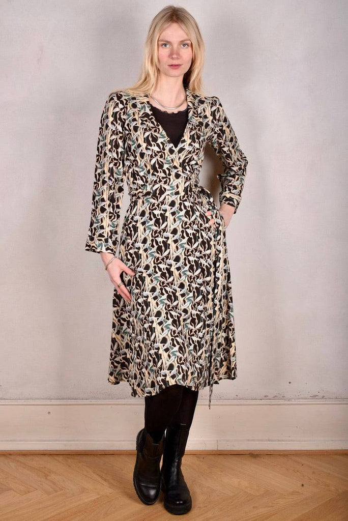 W-wrap. Wrap dress in Noil silk/rayon mix. 60%noil silk/40%viscose "Bird/Branch" - Tone Barker Silk