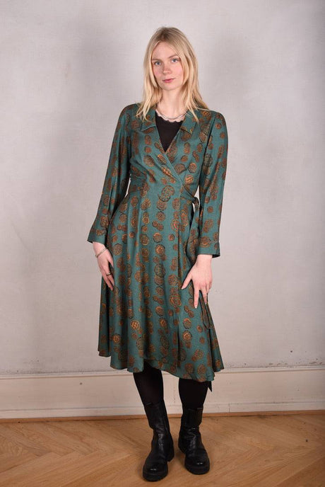 W-wrap. Wrap dress in Noil silk/rayon mix. 60%noil silk/40%viscose "Grotus" - Tone Barker Silk