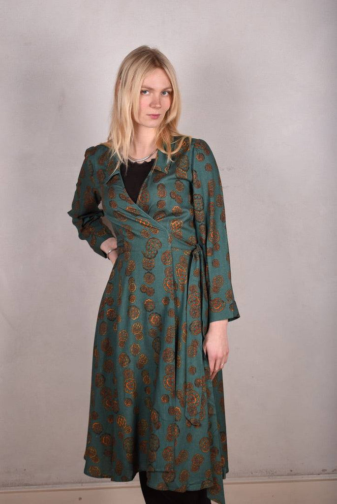 W-wrap. Wrap dress in Noil silk/rayon mix. 60%noil silk/40%viscose "Grotus" - Tone Barker Silk