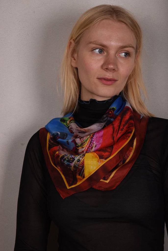 Artist Scarf in 100% Silk  70X70 cm. Anne Marie Helger by Jens Raadal - Tone Barker Silk