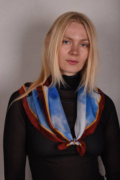 Artist Scarf in 100% Silk  70X70 cm. Anne Marie Helger by Jens Raadal - Tone Barker Silk
