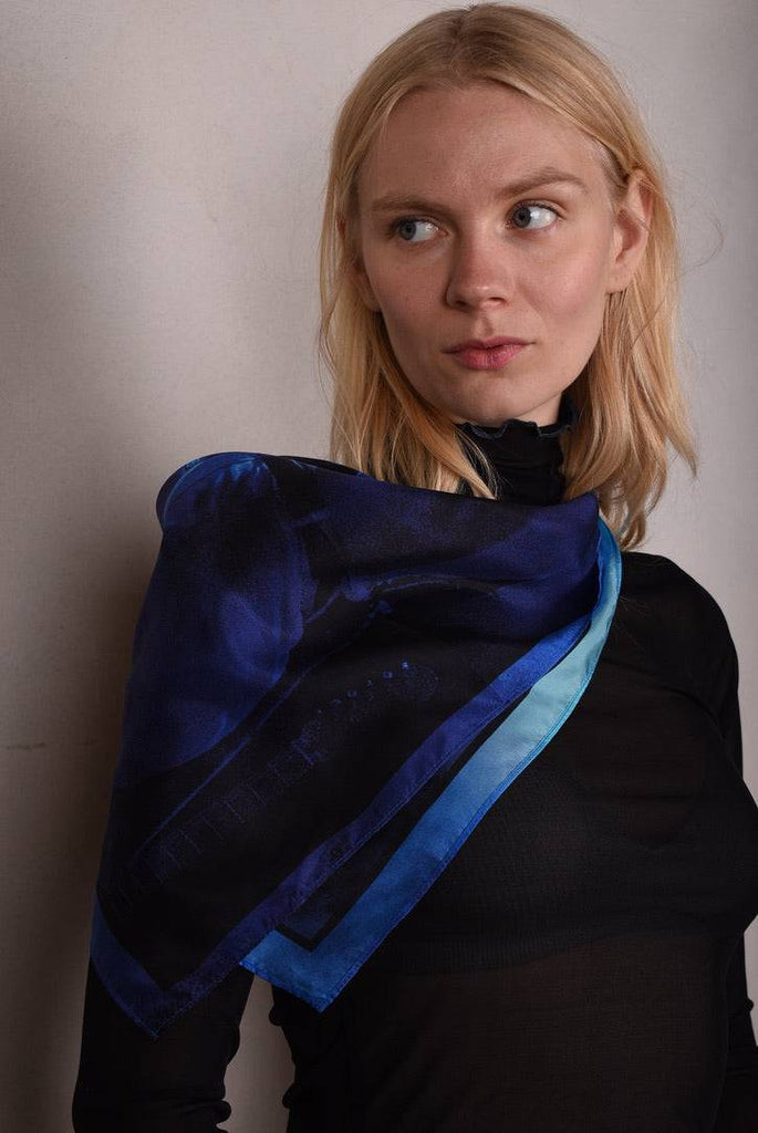Artist Scarf in 100% Silk  70X70 cm. "Prisma" by Jens Raadal - Tone Barker Silk