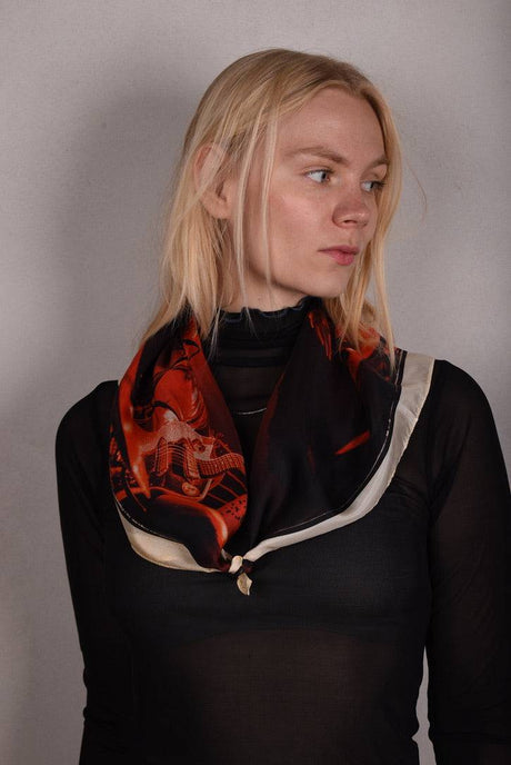 Artist Scarf in 100% Silk  70X70 cm. "The Courettes" by Jens Raadal - Tone Barker Silk