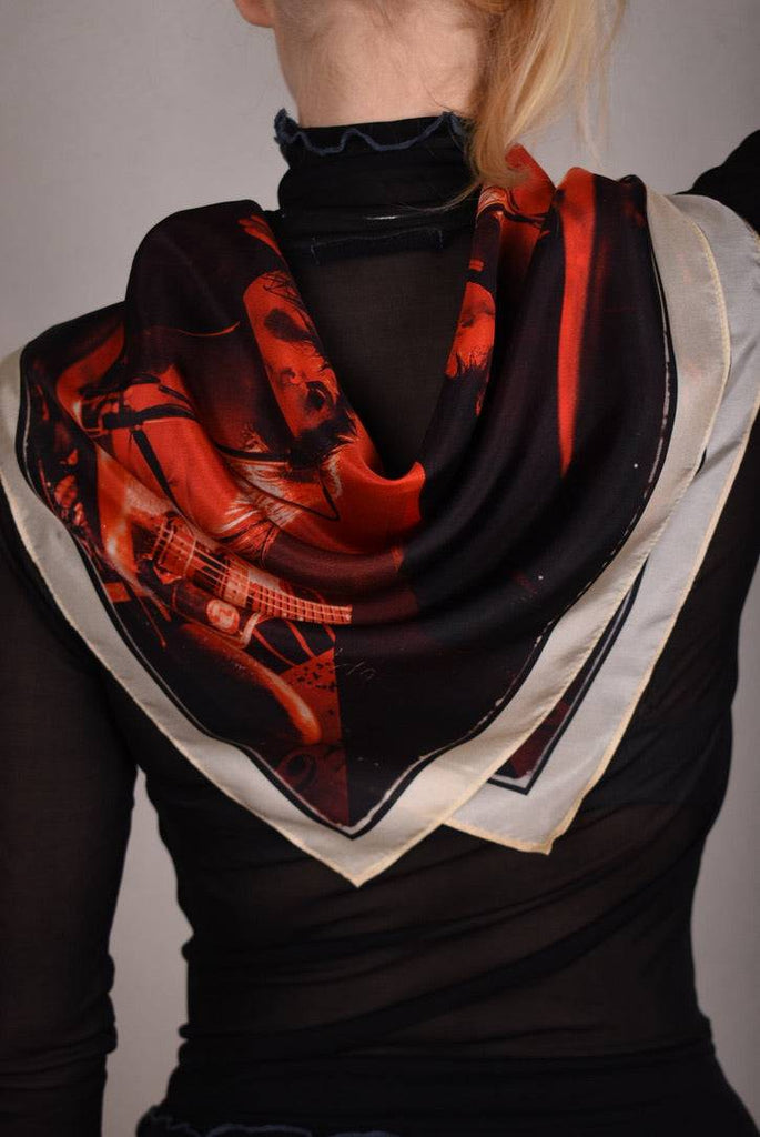 Artist Scarf in 100% Silk  70X70 cm. "The Courettes" by Jens Raadal - Tone Barker Silk