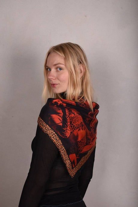 Artist Scarf in 100% Silk  70X70 cm. "The Darts" by Jens Raadal - Tone Barker Silk