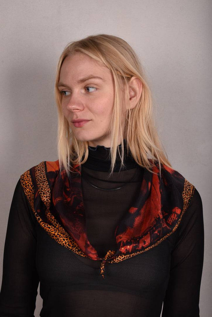 Artist Scarf in 100% Silk  70X70 cm. "The Darts" by Jens Raadal - Tone Barker Silk