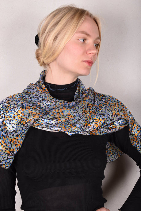 Scarf/Shawl in silk devoré (silk + viscose) print "I-drops" - Tone Barker Silk