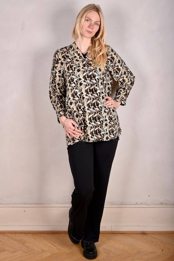 Cosey. Tunic top in Noil Silk/Rayon mix. Print "Bird/Branch" - Tone Barker Silk