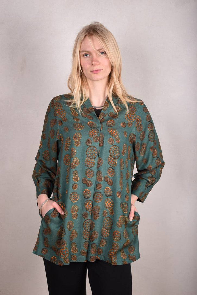Cosey. Tunic top in Noil Silk/Rayon mix. Print "Grotus" - Tone Barker Silk