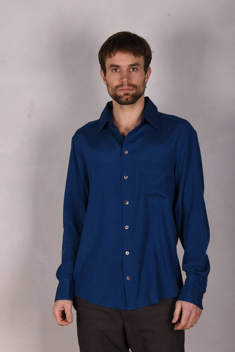 Man-Shirt. Shirt in Stretch Silk (95%silk/5%elastan) Col.: "True-Blue" - Tone Barker Silk