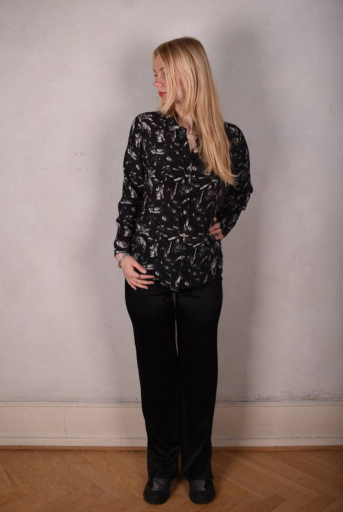 Tamie-crepe. 100% Silk crepe shirt. Print "Punk" by Jens Raadal - Tone Barker Silk