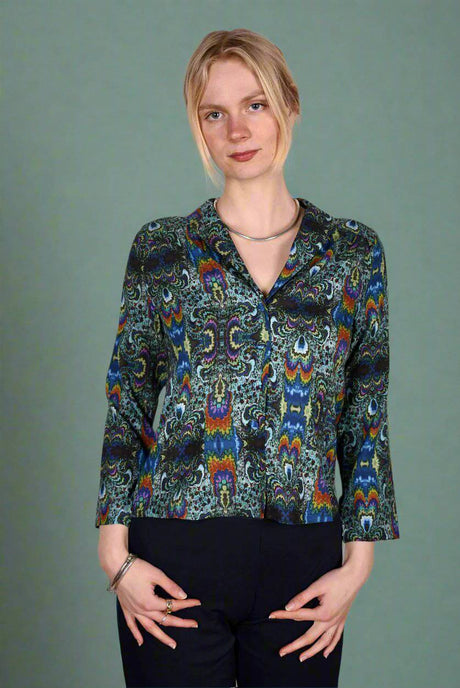 Bifty. Shirt/jacket in Stretch Silk Satin with covered buttons "Fraktalia" - Tone Barker Silk