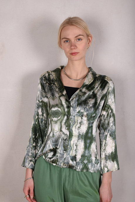 Bifty. Shirt/jacket in Stretch Silk Satin with covered buttons "Mar-Green" - Tone Barker Silk