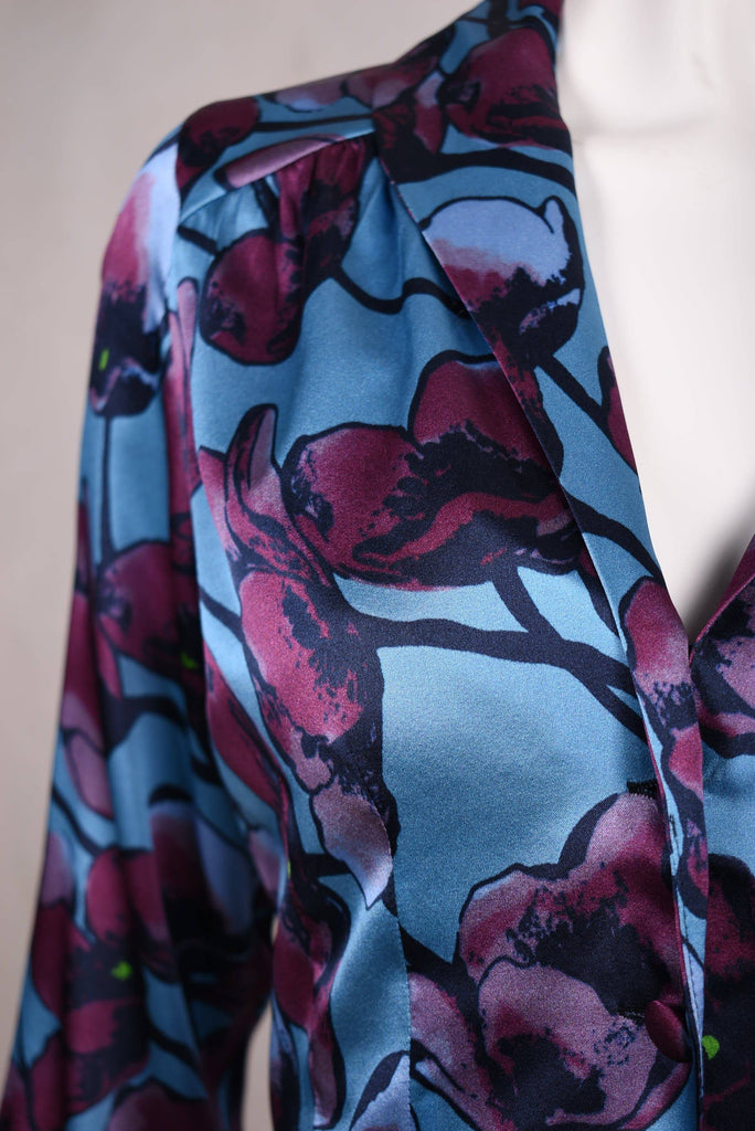 Bifty. Shirt/jacket in Stretch Silk Satin with covered buttons "Shady Poppy" - Tone Barker Silk