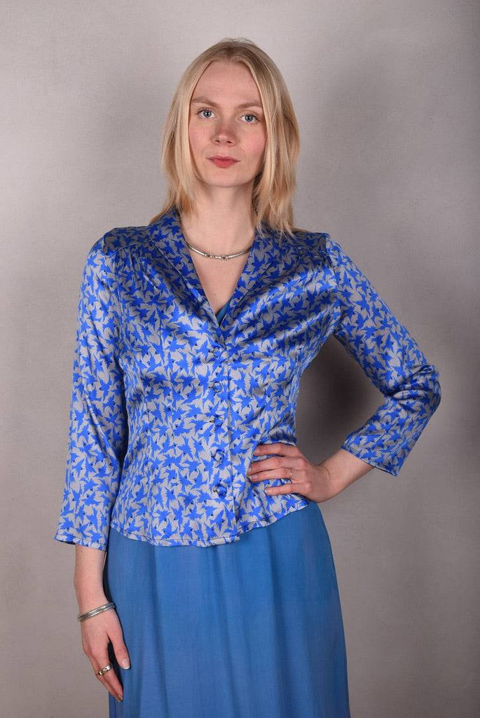 Bifty. Shirt/jacket in Stretch Silk Satin with covered buttons "Silverbird" - Tone Barker Silk