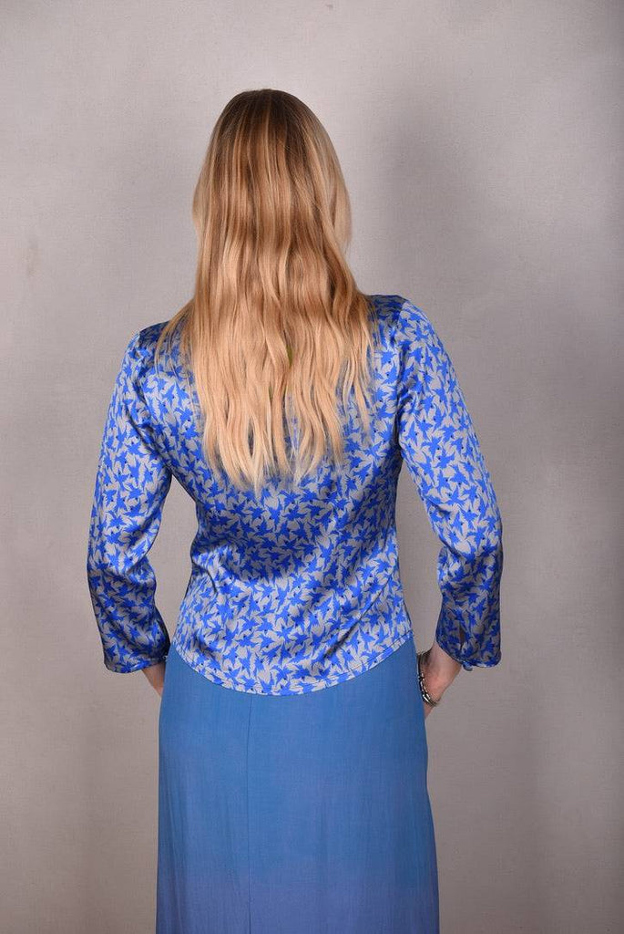 Bifty. Shirt/jacket in Stretch Silk Satin with covered buttons "Silverbird" - Tone Barker Silk