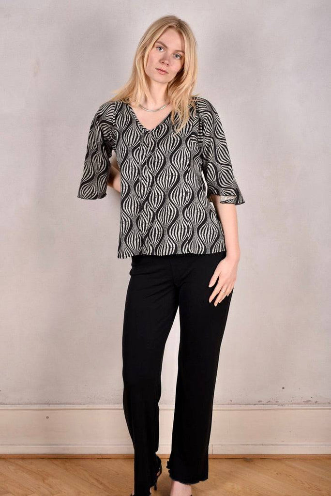 Katie-Noil silk mix. Wide sleeve top in Noilsilk/viscose . "Kalacream" - Tone Barker Silk