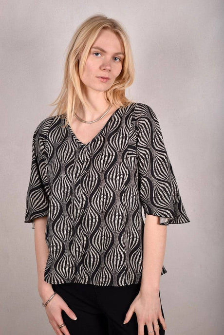 Katie-Noil silk mix. Wide sleeve top in Noilsilk/viscose . "Kalacream" - Tone Barker Silk
