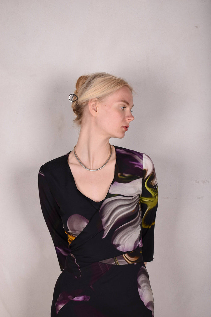 Parisienne. Wrap top/ Tie-front top w. 3/4 sleeves "Deflowered" - Tone Barker Silk