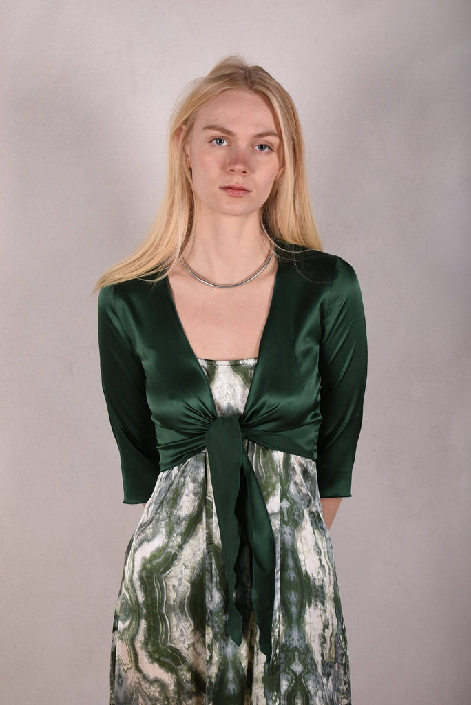 Parisienne. Wrap top/ Tie-front top w. 3/4 sleeves "Forrest" - Tone Barker Silk