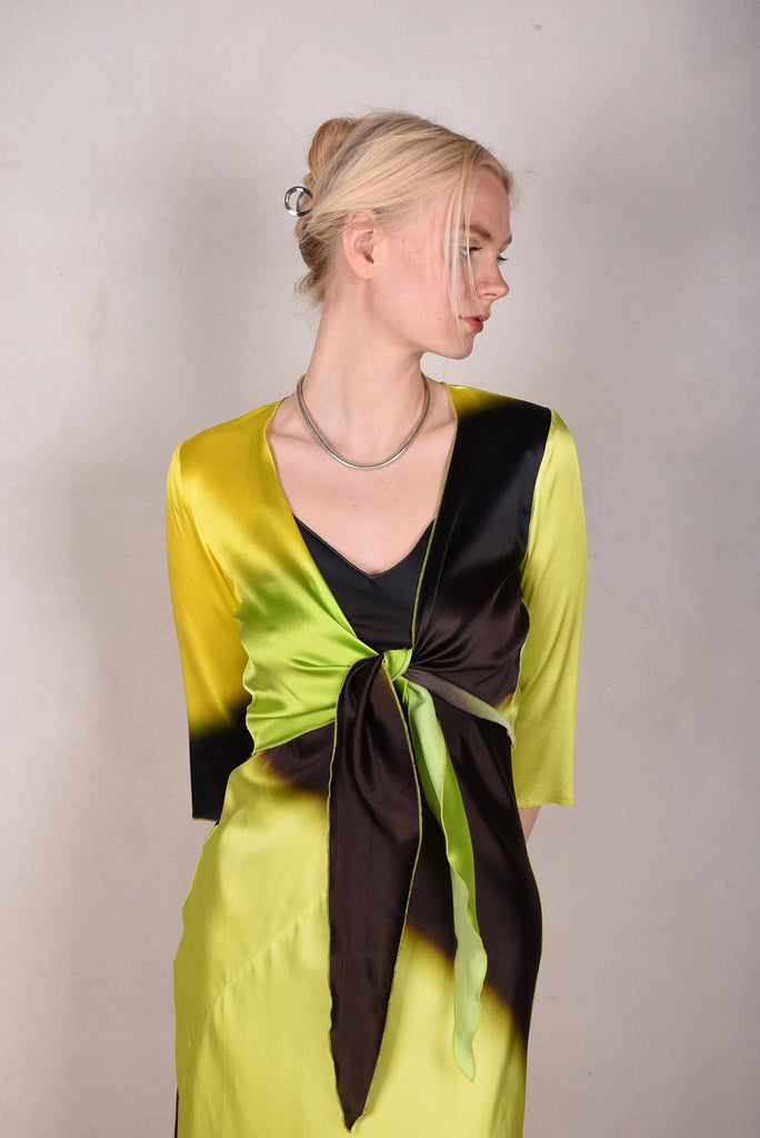 Parisienne. Wrap top/ Tie-front top w. 3/4 sleeves "Mean Greens" - Tone Barker Silk