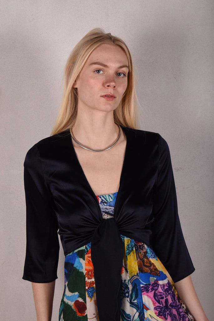 Parisienne. Wrap top/ Tie-front top w. 3/4 sleeves "Midnight" - Tone Barker Silk