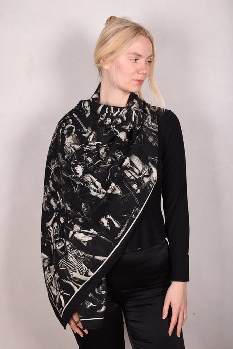 Artist shawl in Pure wool. 70X200 cm.  Print "Guernica" by Jens Raadal - Tone Barker Silk