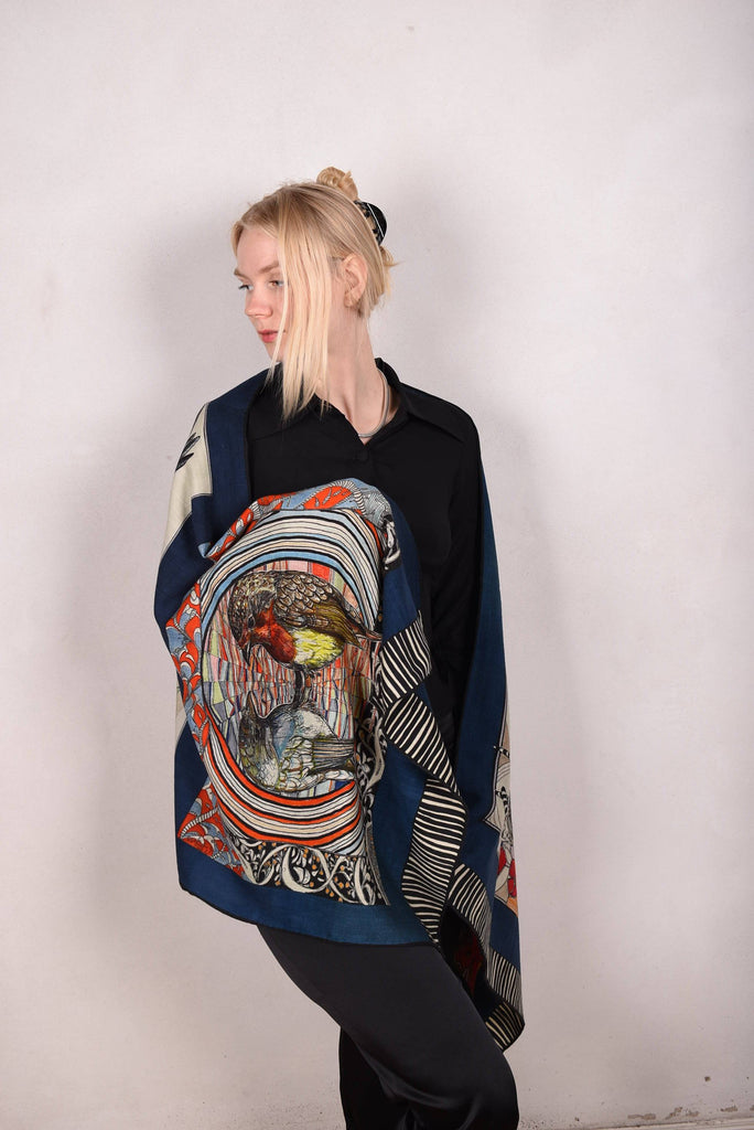 Artist shawl in Pure wool. 70X200 cm.  Print "MegaSuse" by Suse Hartung - Tone Barker Silk