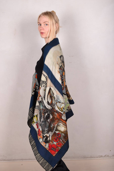 Artist shawl in Pure wool. 70X200 cm.  Print "MegaSuse" by Suse Hartung - Tone Barker Silk