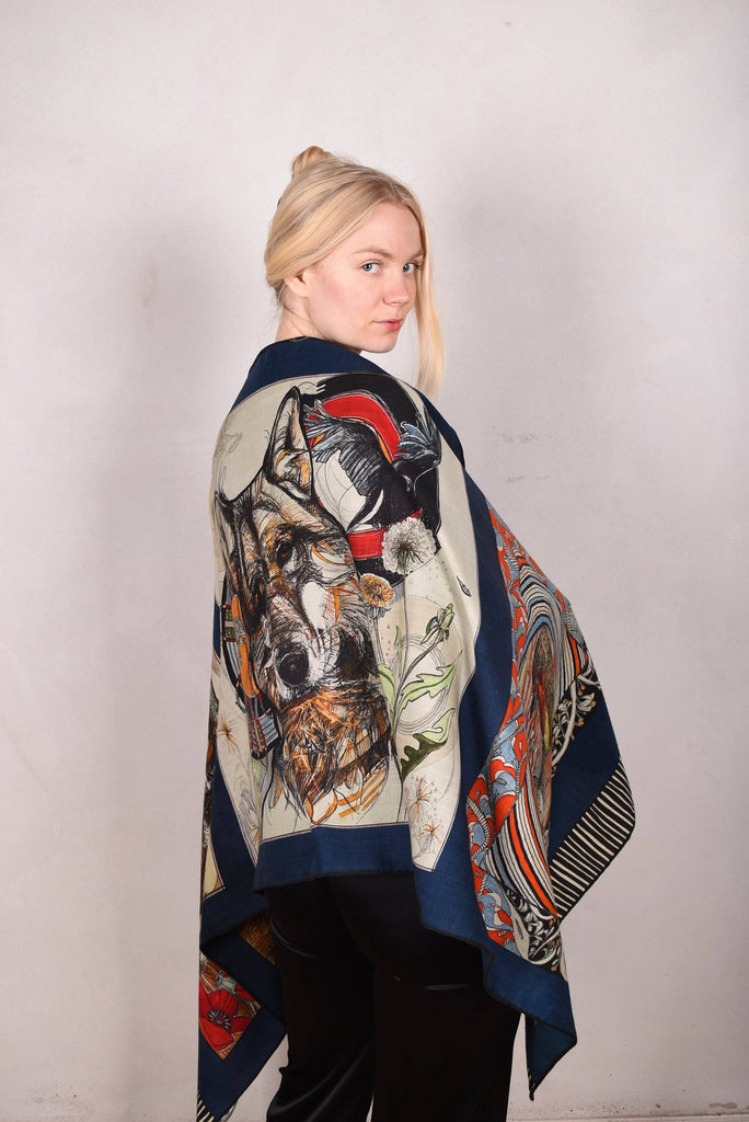 Artist shawl in Pure wool. 70X200 cm.  Print "MegaSuse" by Suse Hartung - Tone Barker Silk