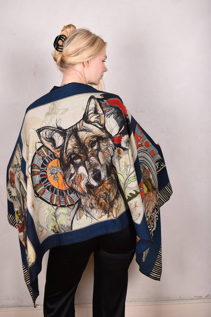 Artist shawl in Pure wool. 70X200 cm.  Print "MegaSuse" by Suse Hartung - Tone Barker Silk