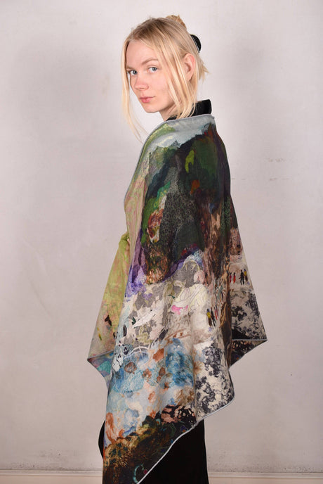 Artist shawl in Pure wool. 70X200 cm.  Print "Mount-sea-Bali" by Nulle Oigaard - Tone Barker Silk