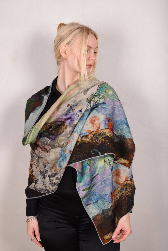 Artist shawl in Pure wool. 70X200 cm.  Print "Mount-sea-Bali" by Nulle Oigaard - Tone Barker Silk